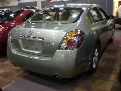 nissan altima 2007 green sedan hybrid 4 cylinders front wheel drive automatic 13502