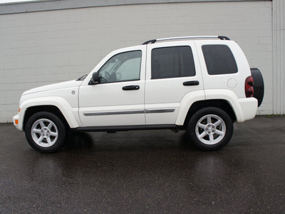 jeep liberty 2007 white suv limited gasoline 6 cylinders 4 wheel drive automatic with overdrive 98371