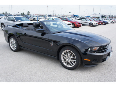 ford mustang 2012 black v6 premium gasoline 6 cylinders rear wheel drive automatic 77388