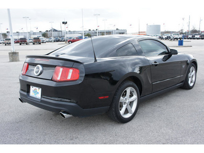 ford mustang 2010 black coupe gt premium gasoline 8 cylinders rear wheel drive automatic 77388
