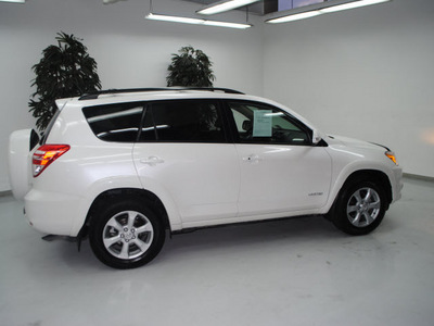 toyota rav4 2011 white suv limited gasoline 4 cylinders 4 wheel drive automatic 91731