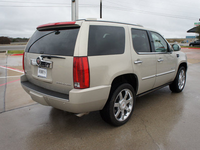 cadillac escalade 2011 gold suv flex fuel 8 cylinders all whee drive automatic 76087