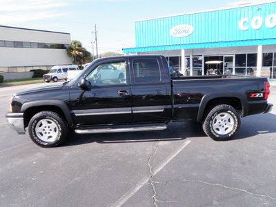 chevrolet silverado 1500 2005 black z71 gasoline 8 cylinders 4 wheel drive automatic 32401