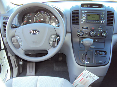kia sedona 2012 white van lx gasoline 6 cylinders front wheel drive automatic 32901