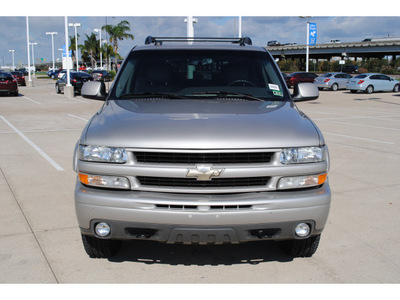 chevrolet tahoe 2005 silver suv z71 gasoline 8 cylinders 4 wheel drive automatic with overdrive 77065