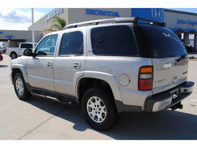 chevrolet tahoe 2005 silver suv z71 gasoline 8 cylinders 4 wheel drive automatic with overdrive 77065