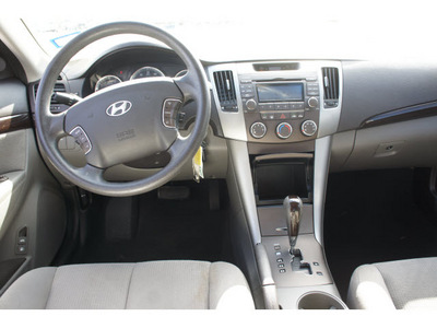 hyundai sonata 2009 silver sedan gls gasoline 4 cylinders front wheel drive automatic 77388