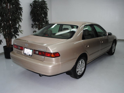 toyota camry 1998 gold sedan xle v6 gasoline 6 cylinders front wheel drive automatic 91731