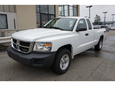 dodge dakota 2008 white gasoline 6 cylinders 4 wheel drive automatic 47130