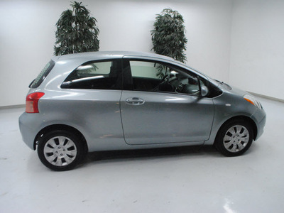 toyota yaris 2008 gray hatchback s gasoline 4 cylinders front wheel drive automatic 91731