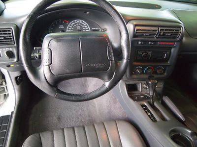 chevrolet camaro 1999 white hatchback z28 gasoline v8 rear wheel drive automatic 46168