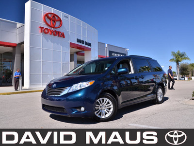 toyota sienna 2011 blue van xle gasoline 6 cylinders front wheel drive automatic 32771