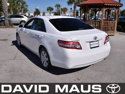 toyota camry 2011 white sedan le gasoline 4 cylinders front wheel drive automatic 32771