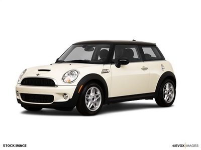 mini cooper 2010 hatchback gasoline 4 cylinders front wheel drive not specified 77388