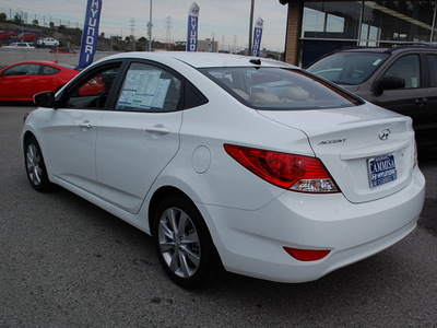 hyundai accent 2012 white sedan gls gasoline 4 cylinders front wheel drive automatic 94010