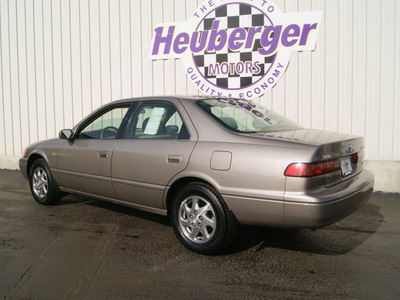 toyota camry 1999 beige sedan le v6 gasoline 6 cylinders front wheel drive automatic 80905