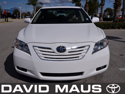 toyota camry 2008 white sedan xle gasoline 6 cylinders front wheel drive automatic 32771