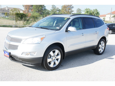 chevrolet traverse 2012 silver suv ltz gasoline 6 cylinders front wheel drive automatic 77090
