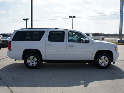 chevrolet suburban 2011 white suv lt flex fuel 8 cylinders 4 wheel drive automatic 76087