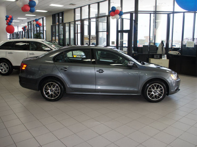 volkswagen jetta 2011 gray sedan tdi diesel 4 cylinders front wheel drive 6 speed manual 76108