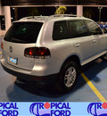 volkswagen touareg 2009 silver suv gasoline 6 cylinders all whee drive automatic 32837
