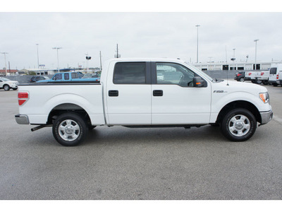 ford f 150 2011 white xlt flex fuel 6 cylinders 2 wheel drive automatic 77388