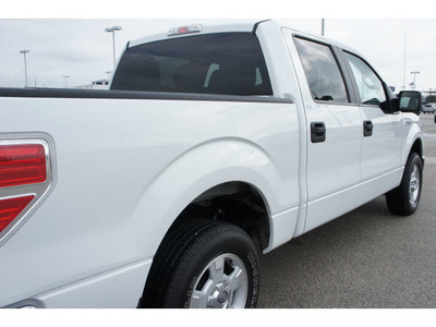 ford f 150 2011 white xlt flex fuel 6 cylinders 2 wheel drive automatic 77388