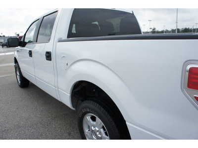 ford f 150 2011 white xlt flex fuel 6 cylinders 2 wheel drive automatic 77388