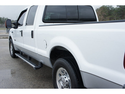 ford f 250 super duty 2005 white xlt diesel 8 cylinders rear wheel drive automatic 77388