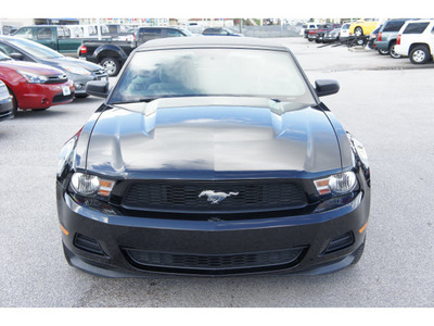ford mustang 2011 black v6 gasoline 6 cylinders rear wheel drive automatic 77388
