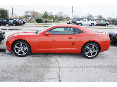 chevrolet camaro 2012 orange coupe gasoline 6 cylinders rear wheel drive 6 spd auto onstar,1 yr safe and snd 77090