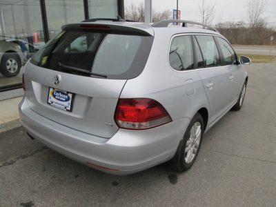 volkswagen jetta 2011 silver wagon diesel 4 cylinders front wheel drive automatic 13502