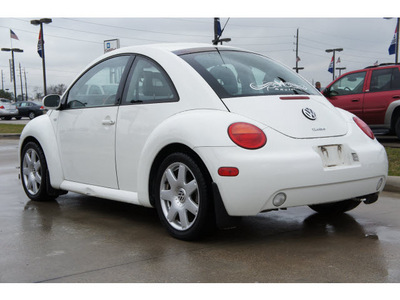 volkswagen new beetle 2002 white coupe glx 1 8t gasoline 4 cylinders front wheel drive automatic 77090