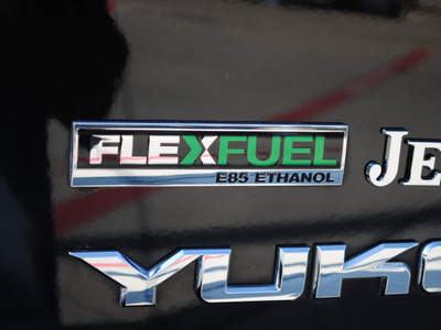 gmc yukon 2011 black suv denali flex fuel 8 cylinders all whee drive automatic 76087