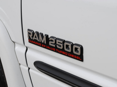 dodge ram pickup 2500 1999 white pickup truck laramie slt diesel 6 cylinders rear wheel drive automatic 76087