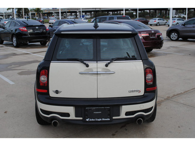 mini cooper clubman 2009 off white hatchback s gasoline 4 cylinders front wheel drive autostick 77065
