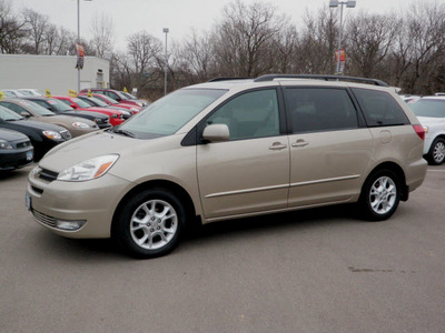 toyota sienna 2005 lt  brown van xle 7 passenger gasoline 6 cylinders front wheel drive automatic 56001