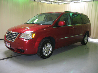 chrysler town and country 2009 dk  red van touring gasoline 6 cylinders front wheel drive automatic 44883