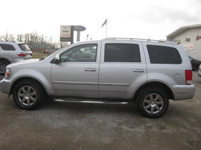 chrysler aspen 2009 silver suv limited flex fuel 8 cylinders all whee drive automatic 62863