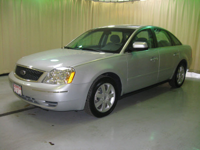 ford five hundred 2005 silver sedan se gasoline 6 cylinders front wheel drive automatic 44883