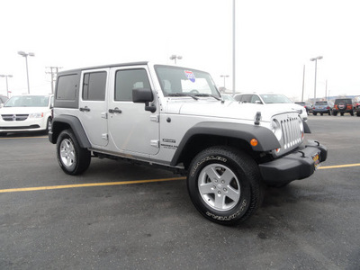 jeep wrangler unlimited 2011 silver suv sport gasoline 6 cylinders 4 wheel drive automatic 60915