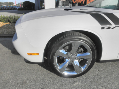 dodge challenger 2011 white coupe r t gasoline 8 cylinders rear wheel drive automatic 34731
