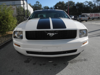 ford mustang 2007 white coupe v6 deluxe gasoline 6 cylinders rear wheel drive automatic 34731