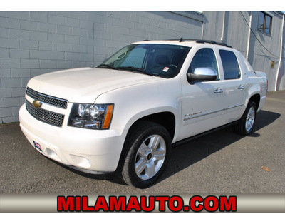 chevrolet avalanche 2011 pearl white suv ltz flex fuel 8 cylinders 4 wheel drive automatic with overdrive 98371