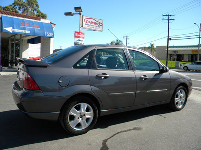 ford focus 2006 dk  gray sedan zx4 st gasoline 4 cylinders front wheel drive 5 speed with overdrive 92882