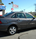 ford focus 2006 dk  gray sedan zx4 st gasoline 4 cylinders front wheel drive 5 speed with overdrive 92882