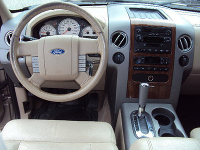 ford f 150 2004 beige lariat 5 4 triton gasoline 8 cylinders 4 wheel drive automatic 32901