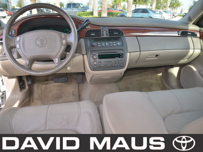 cadillac deville 2004 white sedan gasoline 8 cylinders front wheel drive automatic 32771