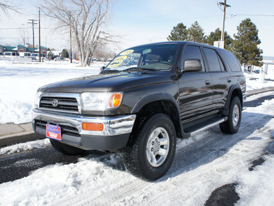 toyota 4runner 1998 gray suv sr5 4x4 auto gasoline 6 cylinders 4 wheel drive automatic with overdrive 80012