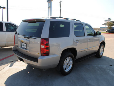 chevrolet tahoe 2009 pewter suv lt xfe flex fuel 8 cylinders 2 wheel drive automatic 76087